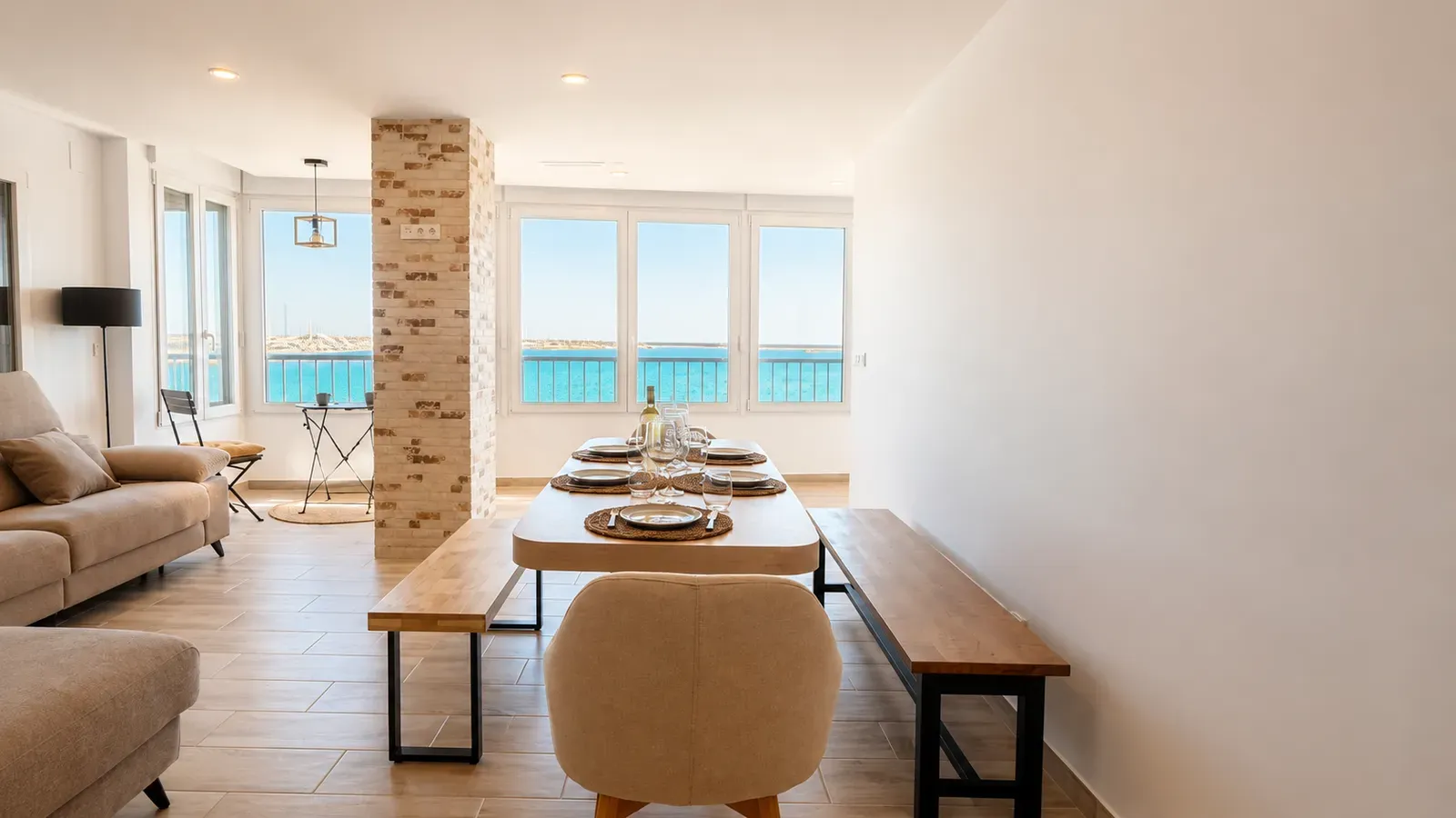 Living room with Mediterranean sea view in Torrevieja beachfront apartment